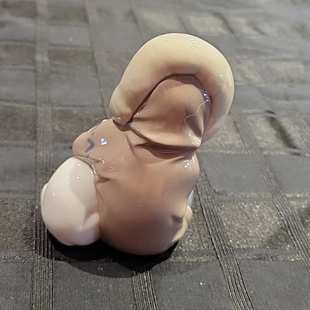 Lladro Eskimo child w Polar Bear - Picture 3 of 7